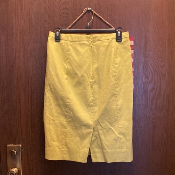 JCrew Size 2 skirt with back zipper and slit - Picture 4 of 7